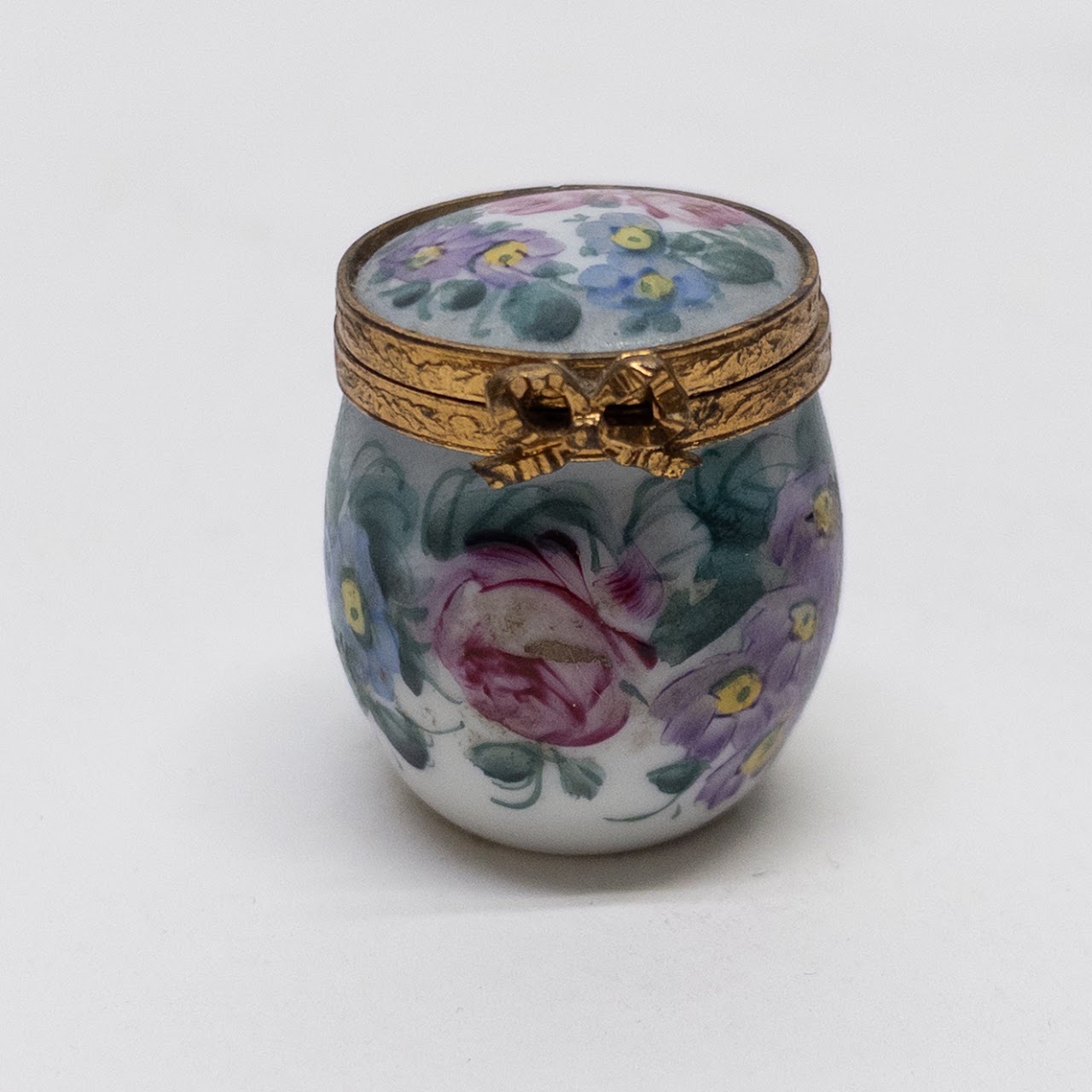 Peint Main Limoges Miniature Lidded Porcelain Box