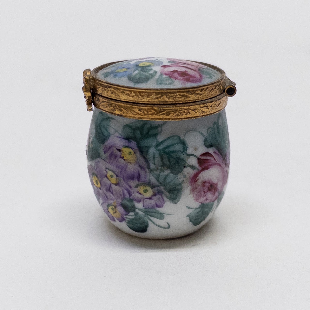 Peint Main Limoges Miniature Lidded Porcelain Box