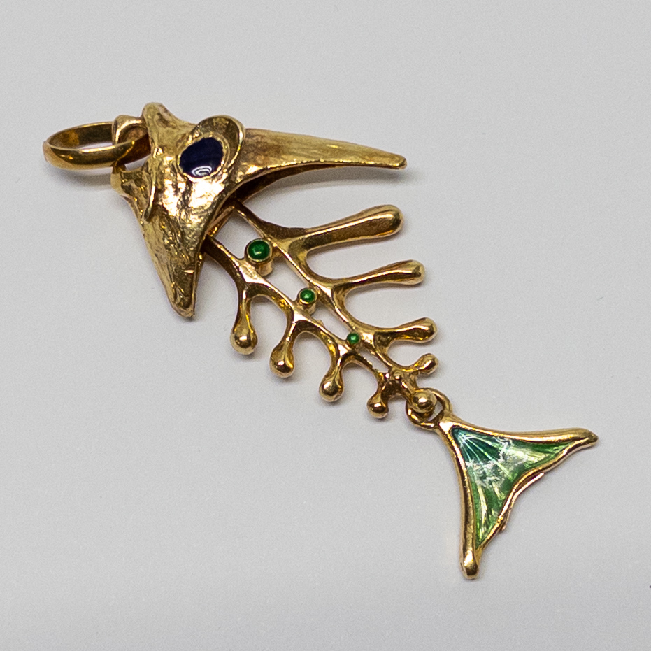 18K Gold and Enamel Indaerre Italian Fishbone Pendant