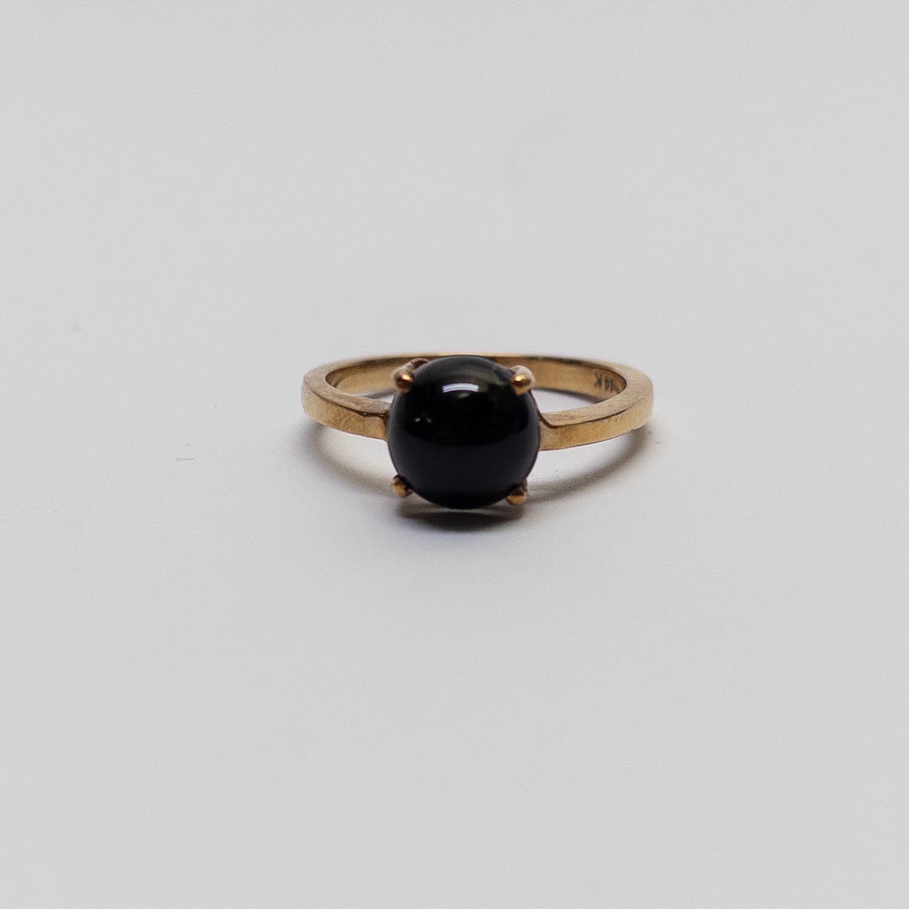 14K Gold & Cabochon Shape Onyx Ring