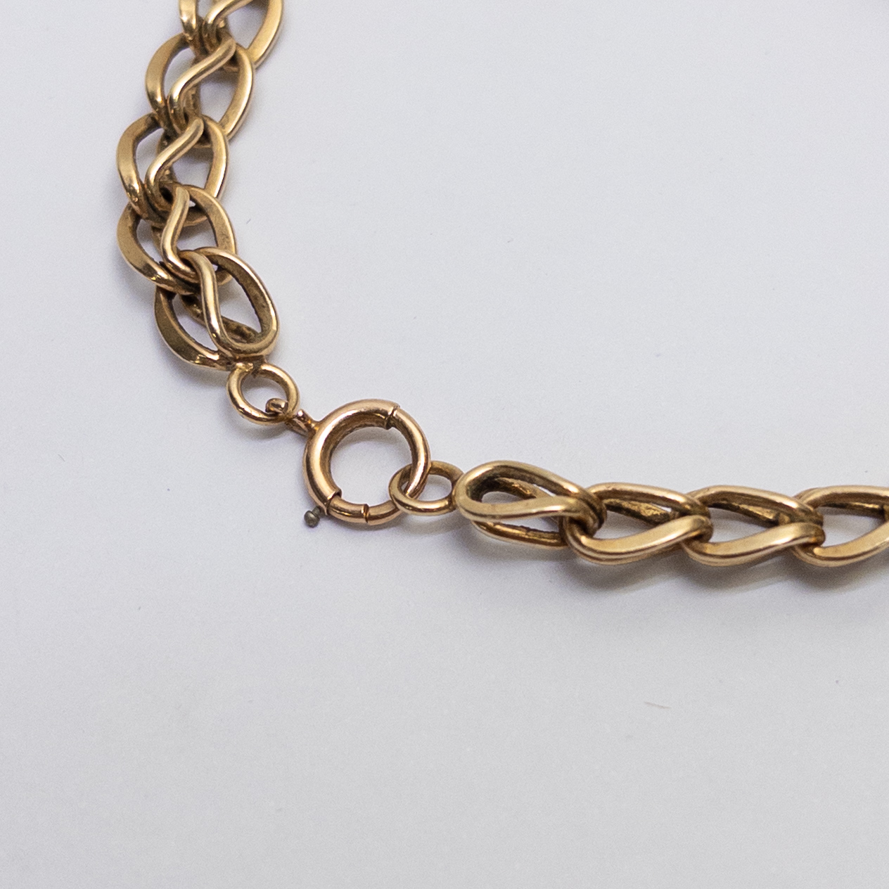 14K Gold Interlocked Chain Bracelet