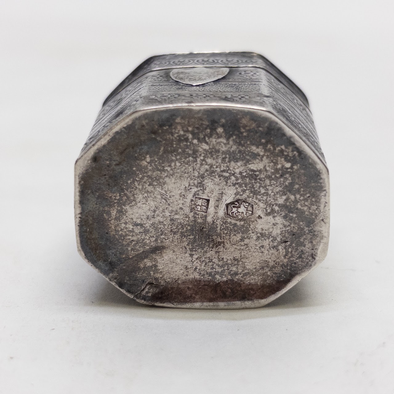 Dutch 833 Silver Octagonal Pillbox