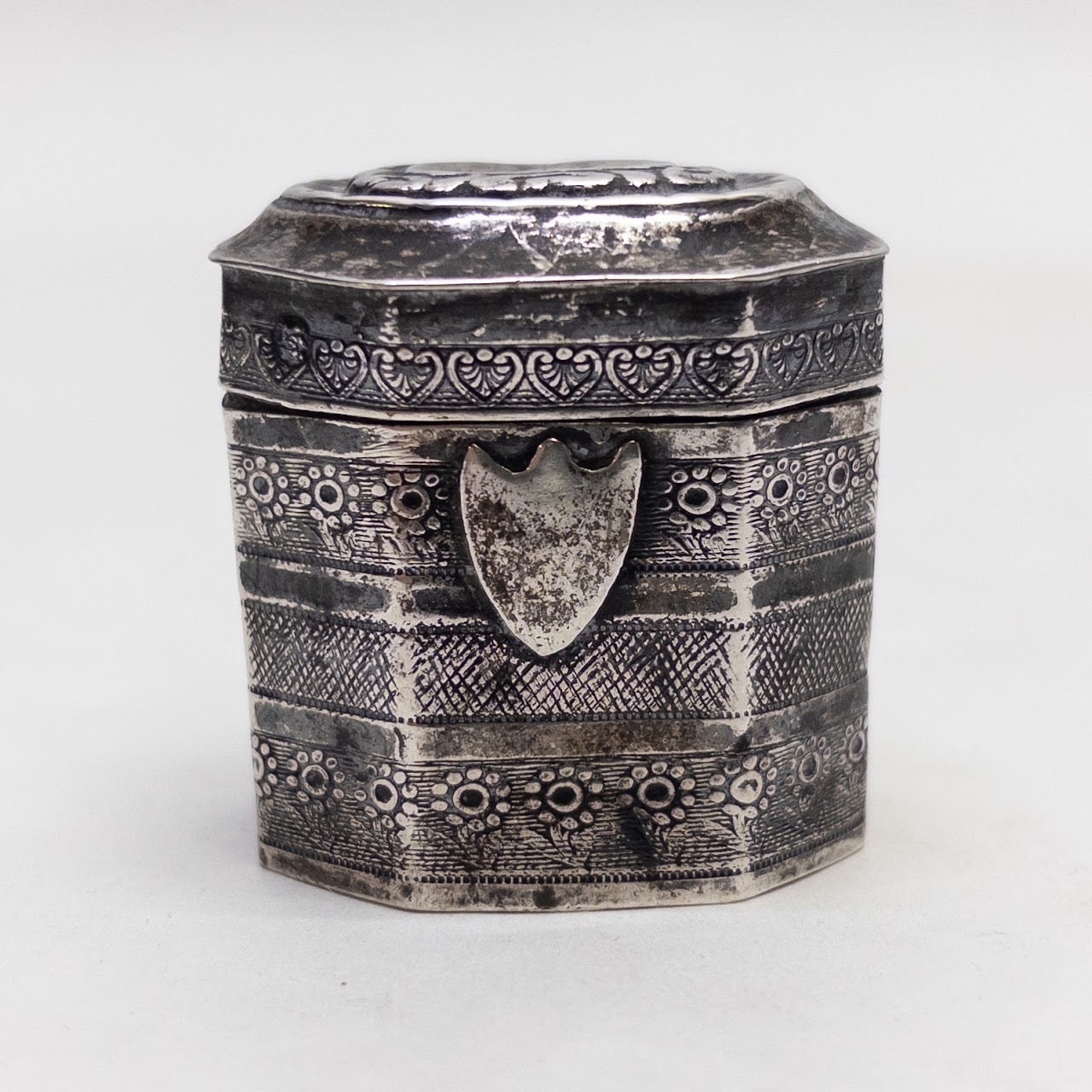 Dutch 833 Silver Octagonal Pillbox