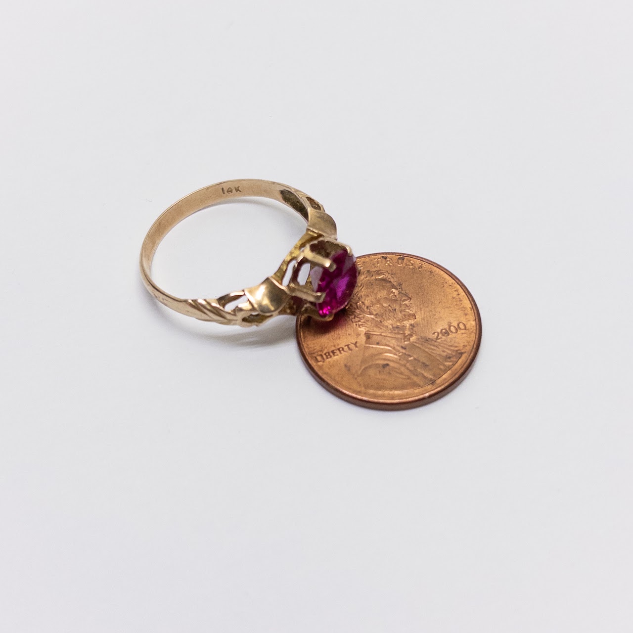 14k Gold And Pink Sapphire Ring 