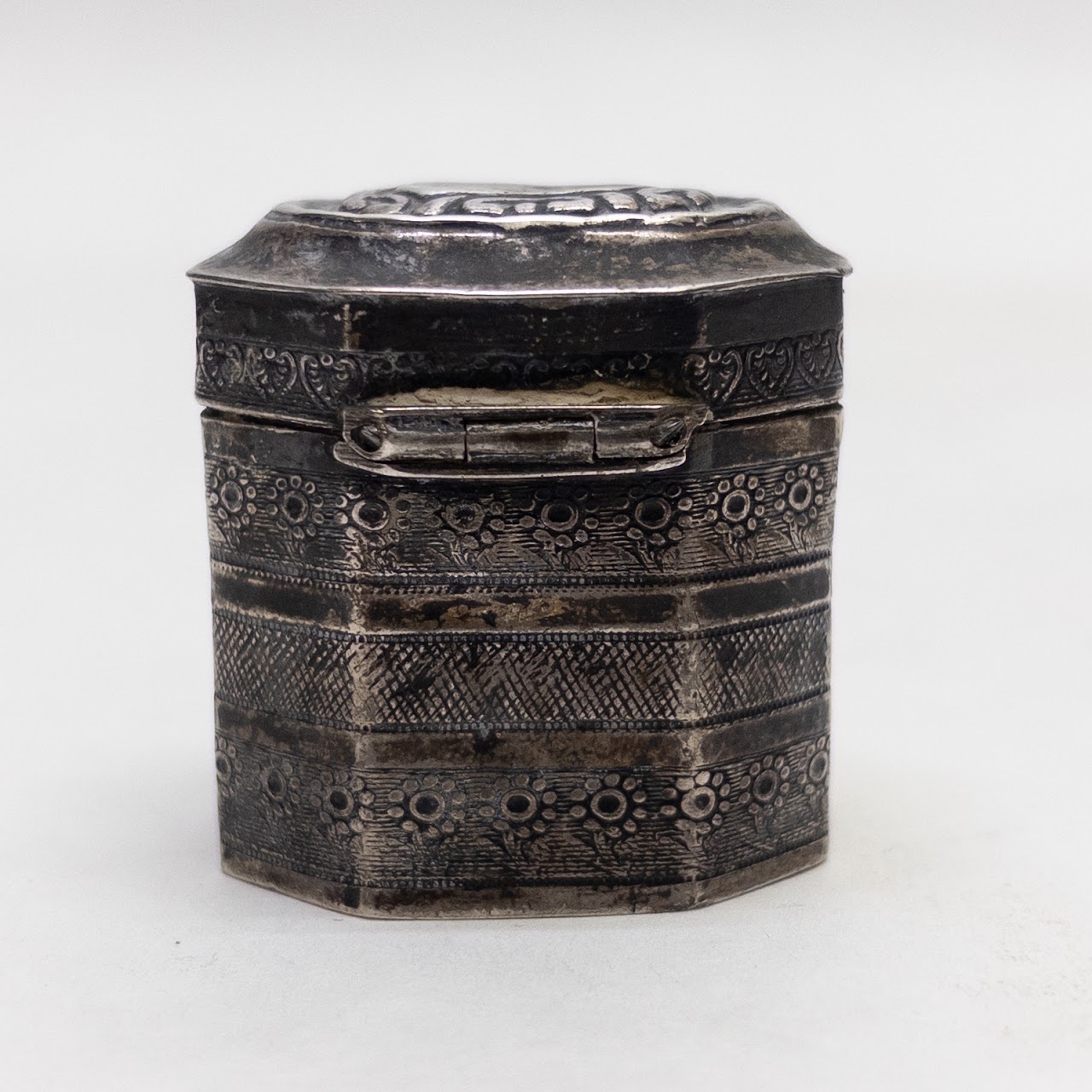 Dutch 833 Silver Octagonal Pillbox