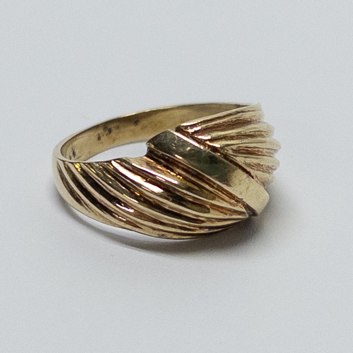 14K Gold Ridged Ring