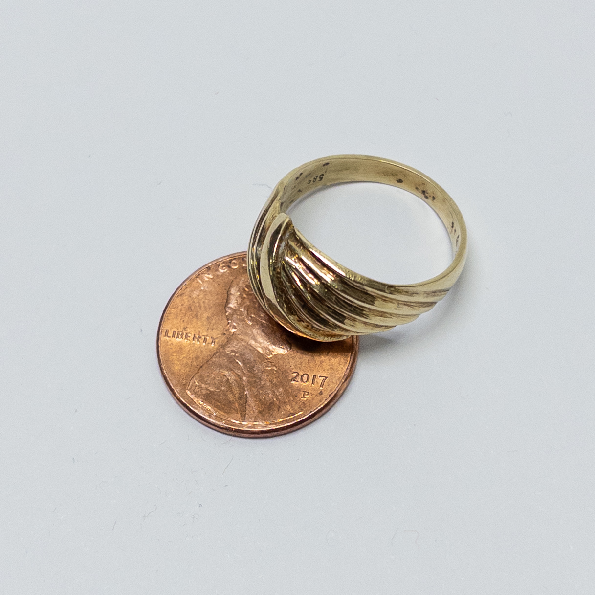 14K Gold Ridged Ring