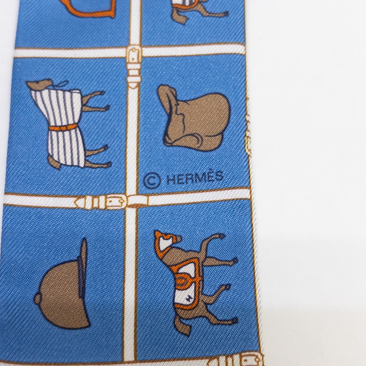 Hermès Couvertures et Tenues de Jour Silk Twilly