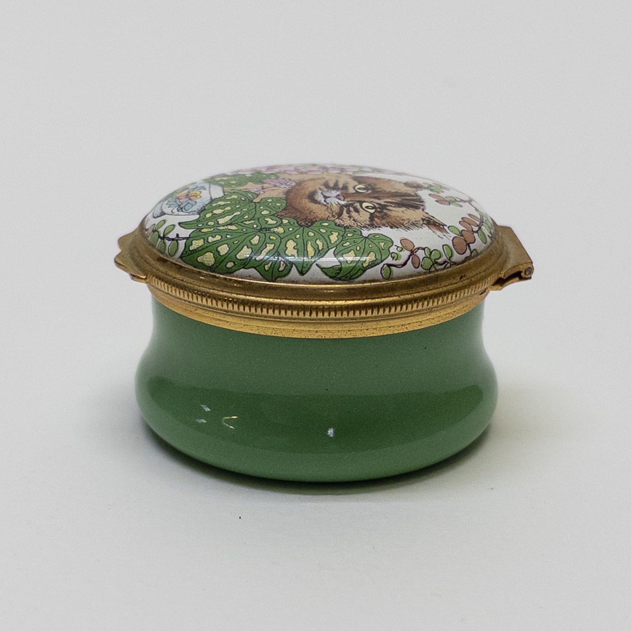 Halcyon Days Garden Cat Enamel Pillbox