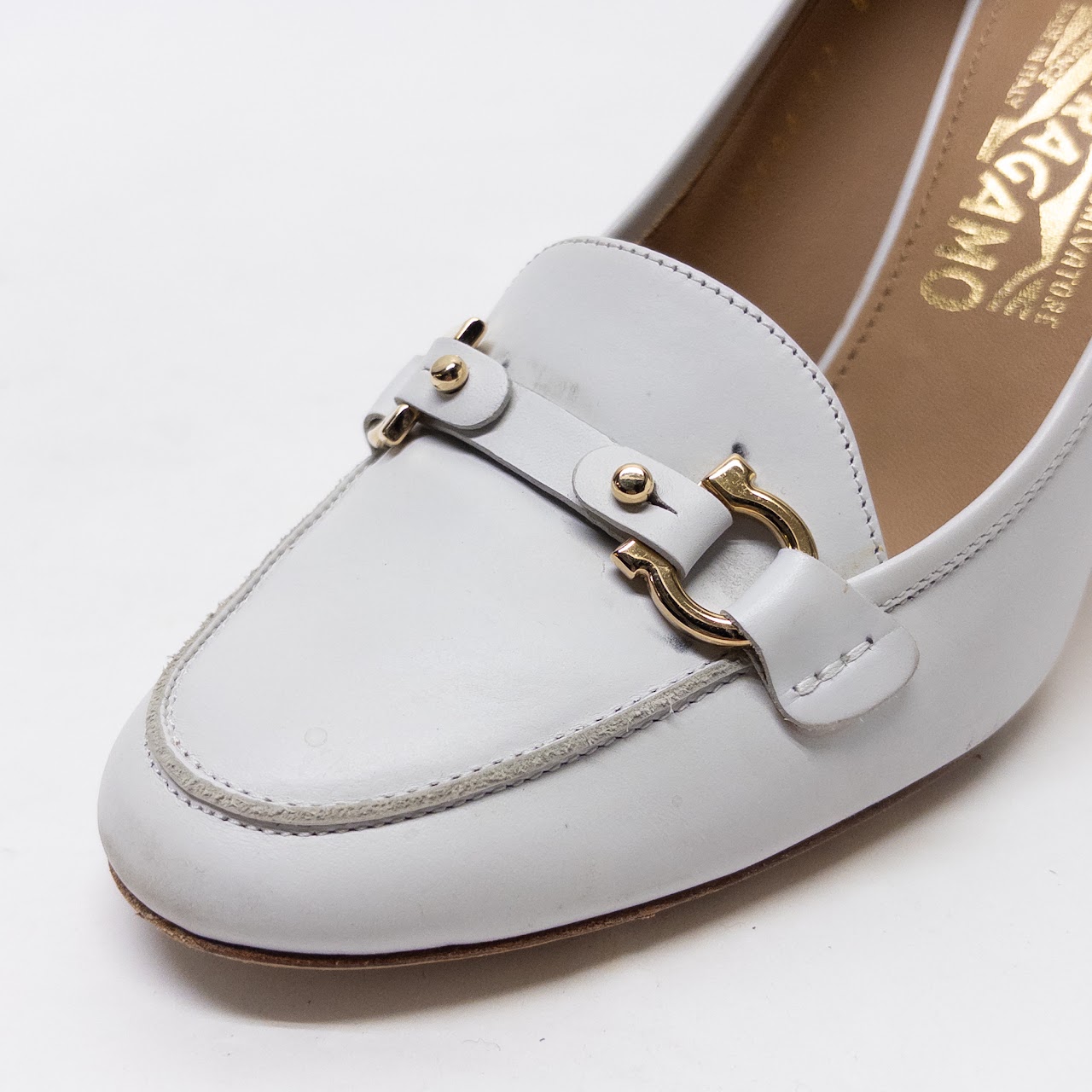 Salvatore Ferragamo Whlte Leather Pumps