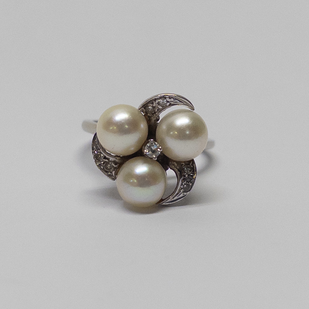 14K White Gold, Pearl, and White Sapphire Ring