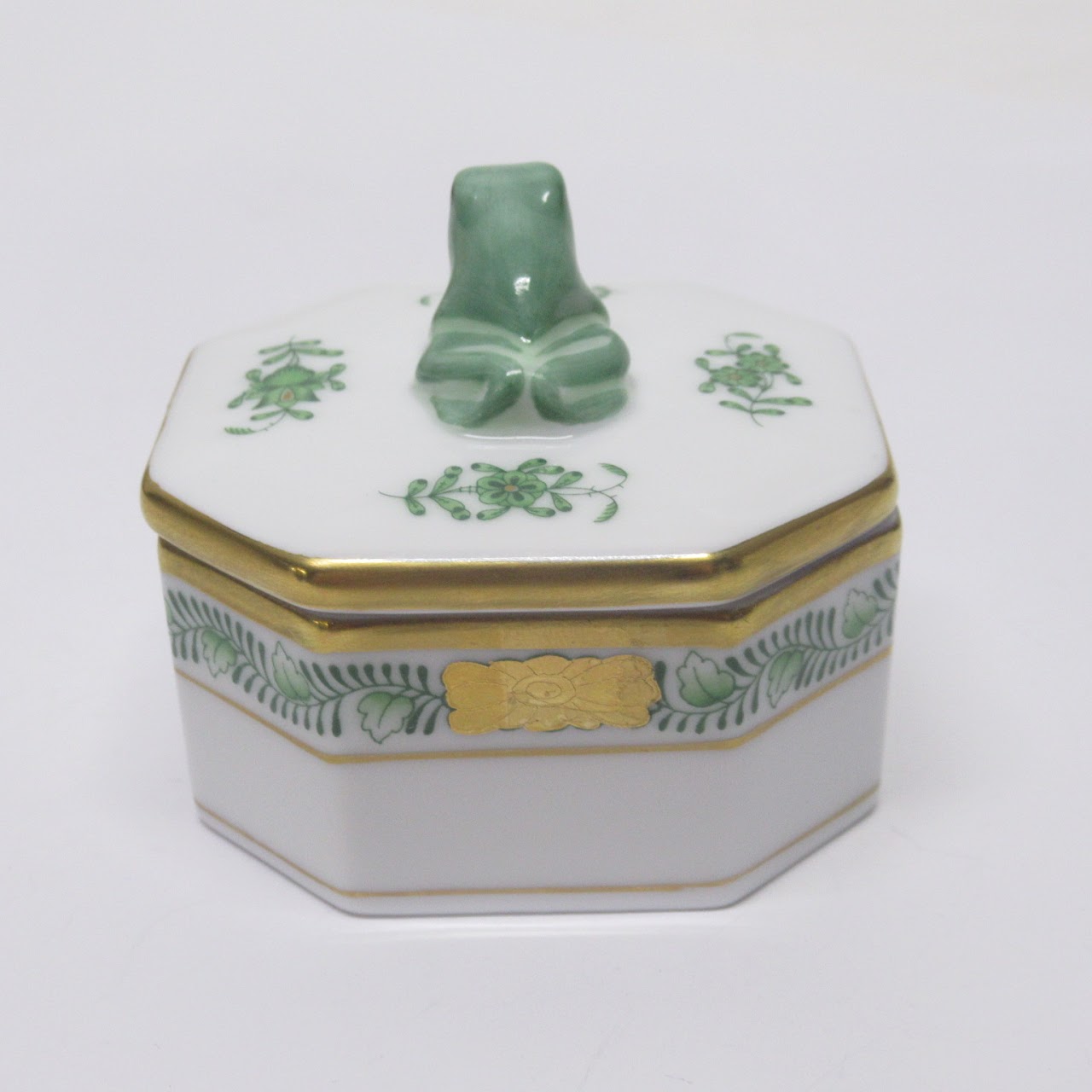 Herend Porcelain Frog Lidded Box