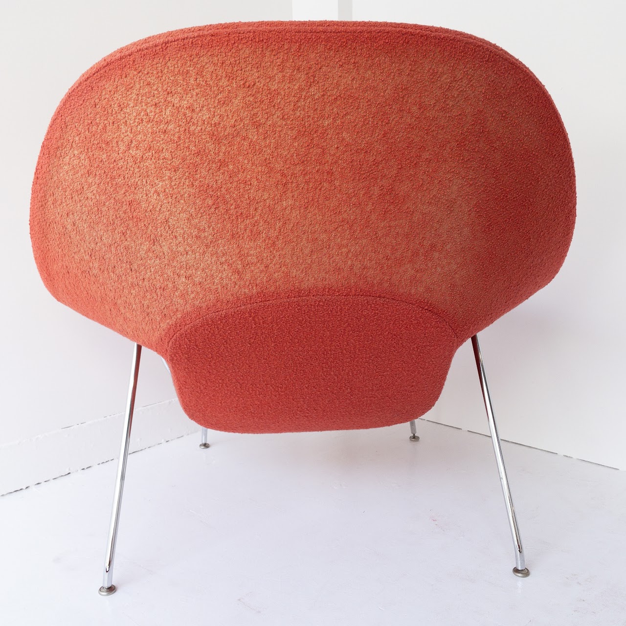 Knoll Saarinen Womb Chair & Ottoman