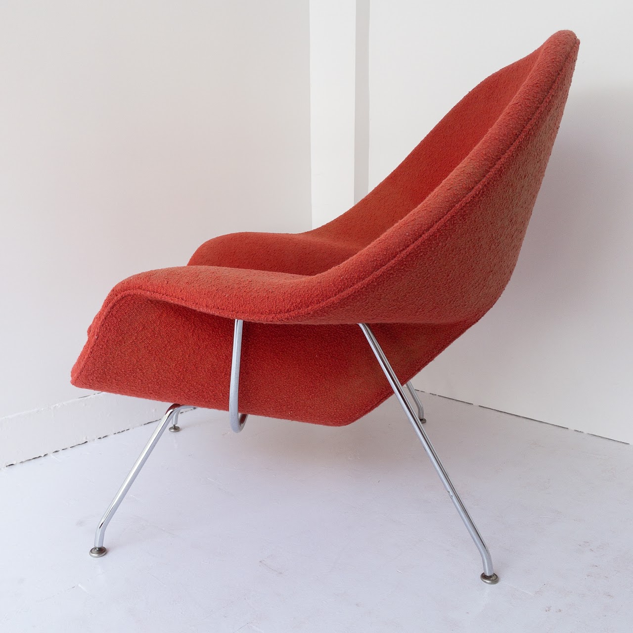 Knoll Saarinen Womb Chair & Ottoman
