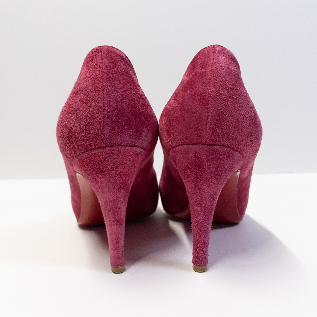 Christian Louboutin Suede  Pumps