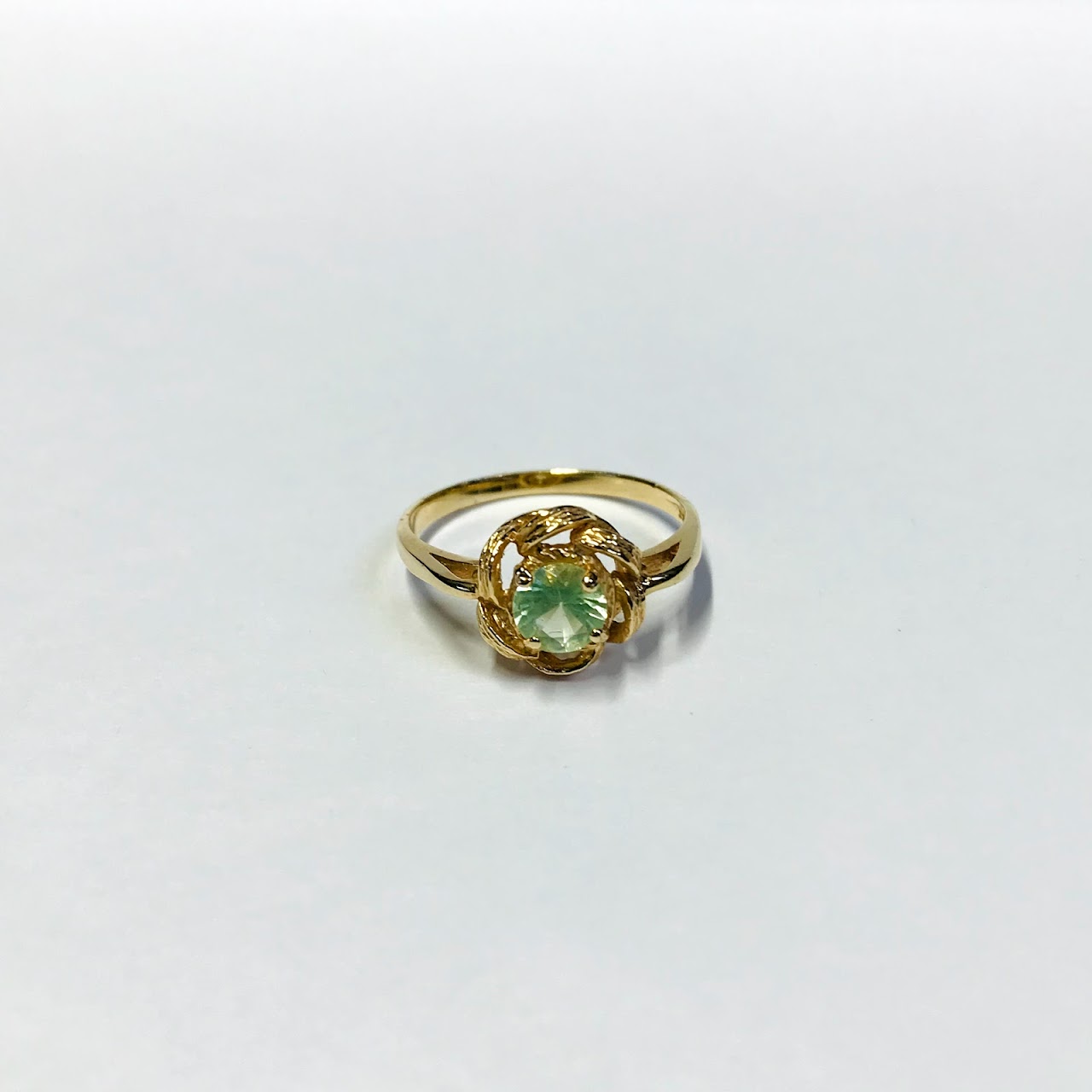 14K Gold & Green Stone Flower Ring