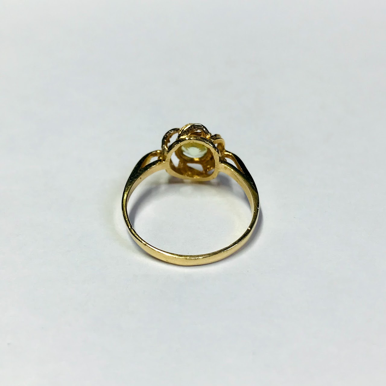 14K Gold & Green Stone Flower Ring