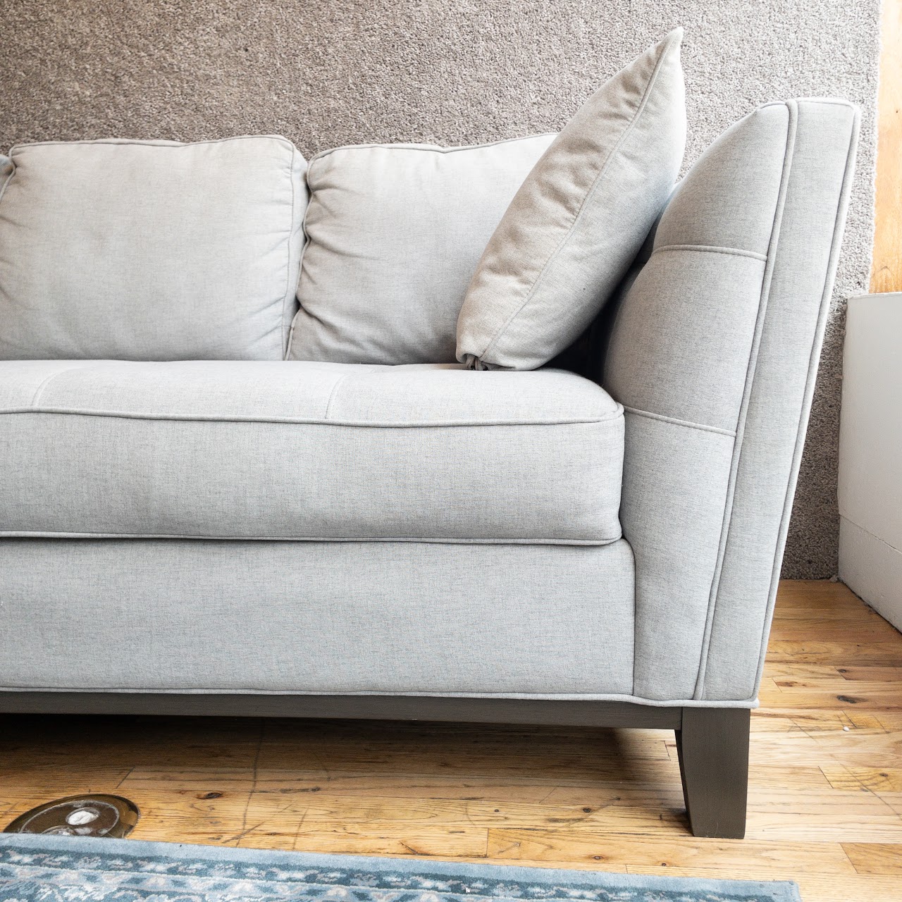 Contemporary Tufted Cushion Sofa