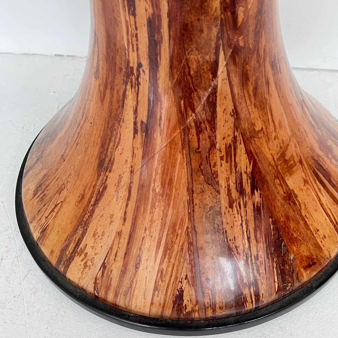 Boracay Banana Bark Round Accent Table