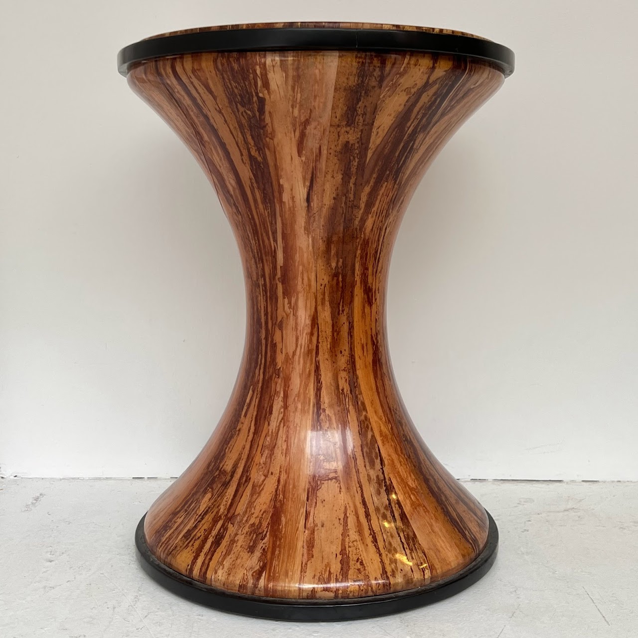 Boracay Banana Bark Round Accent Table