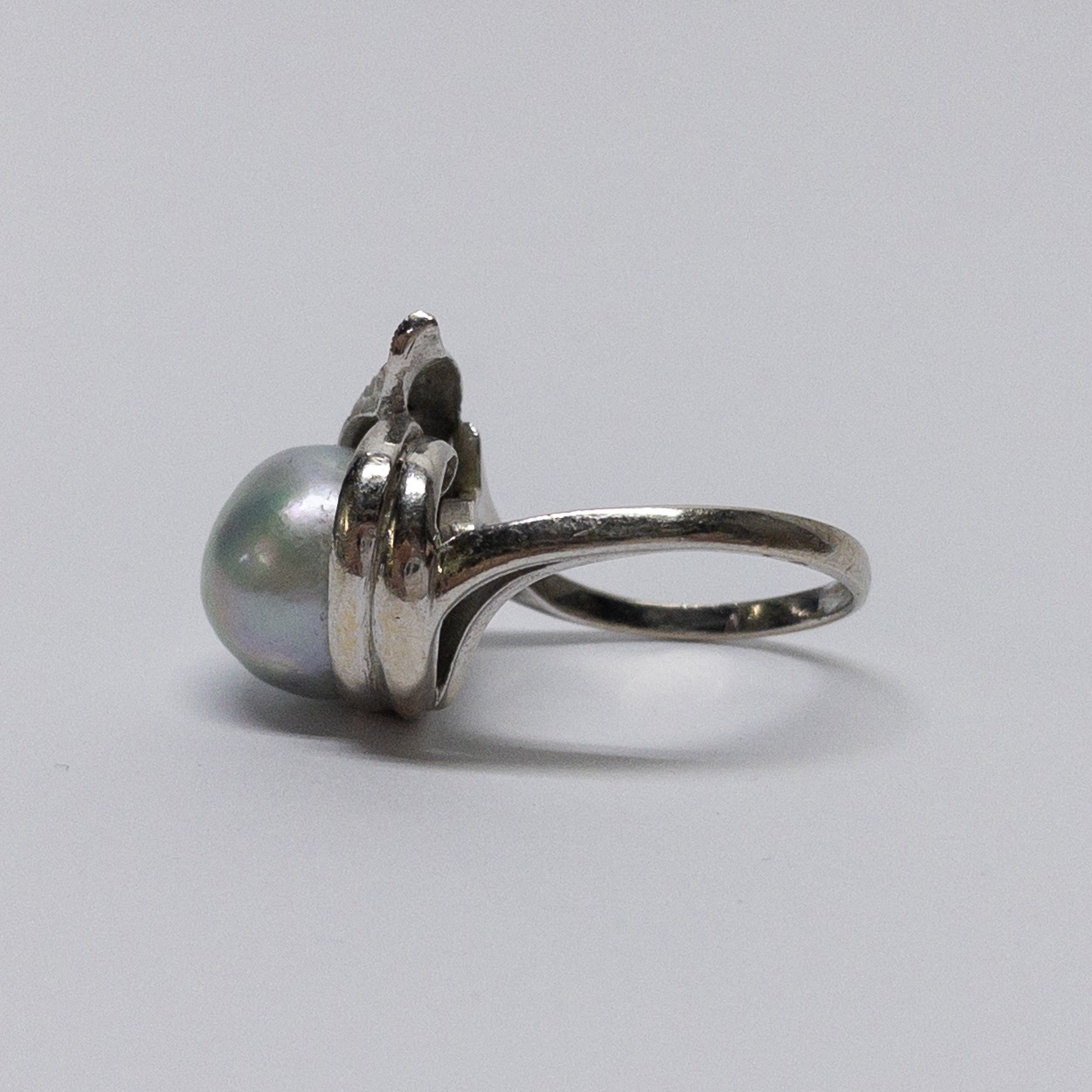 14K White Gold Grey Pearl Ring