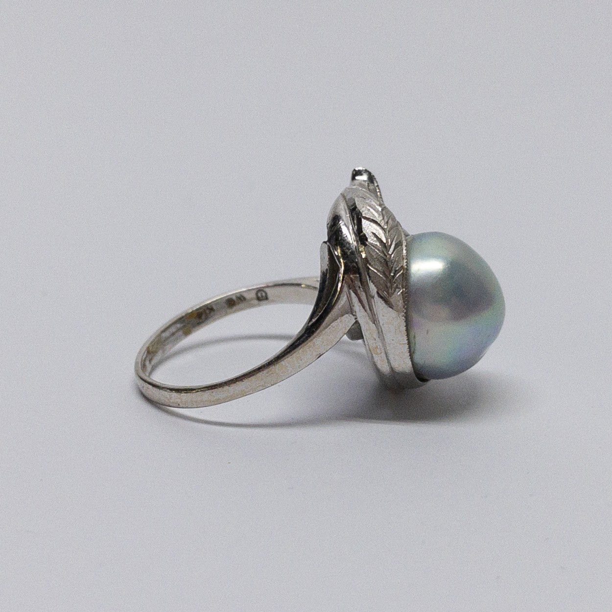 14K White Gold Grey Pearl Ring