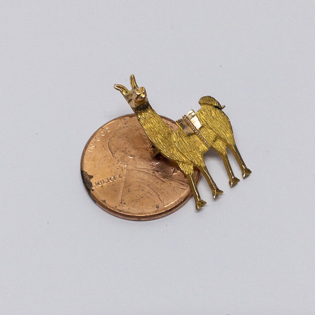 18K Gold Llama Pin