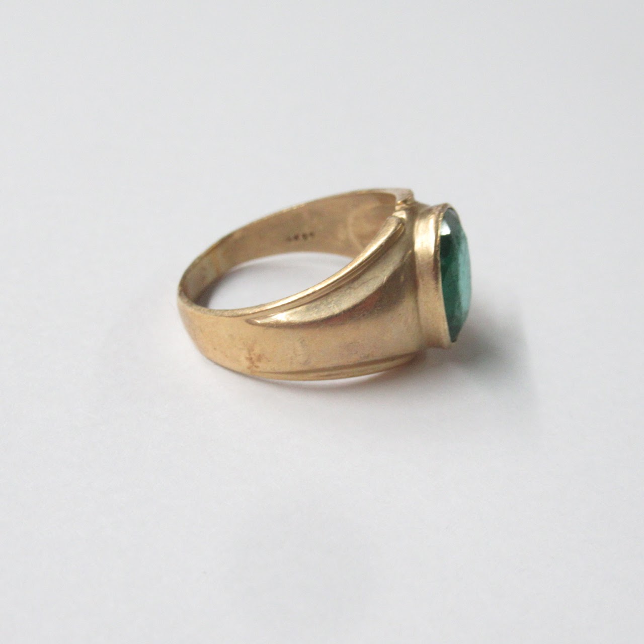 14K Gold & Green Stone Ring