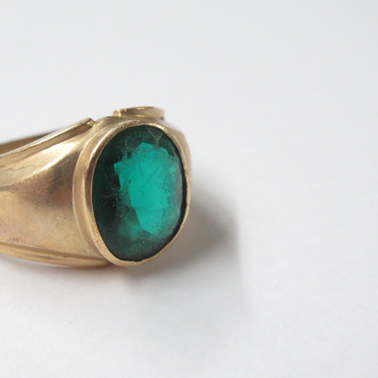 14K Gold & Green Stone Ring