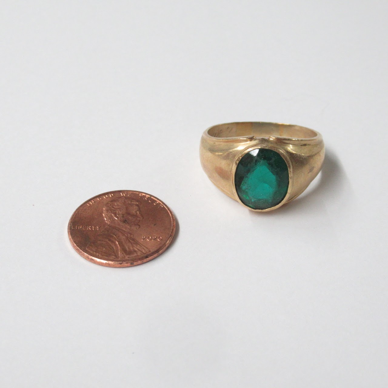 14K Gold & Green Stone Ring