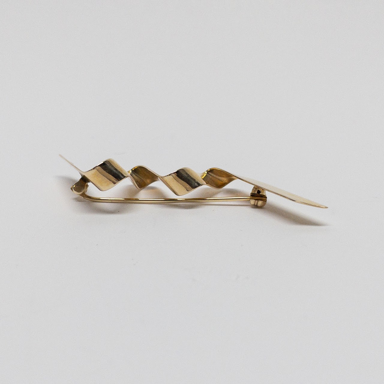 14K Gold Squiggle Brooch