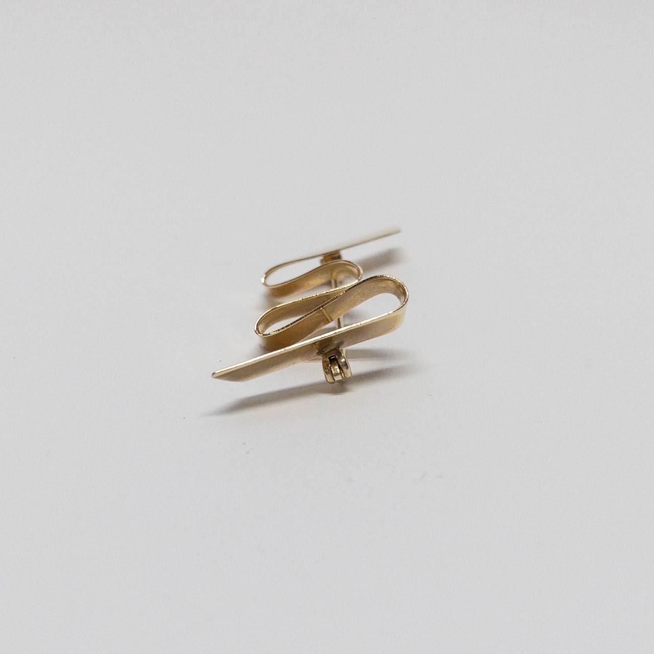 14K Gold Squiggle Brooch