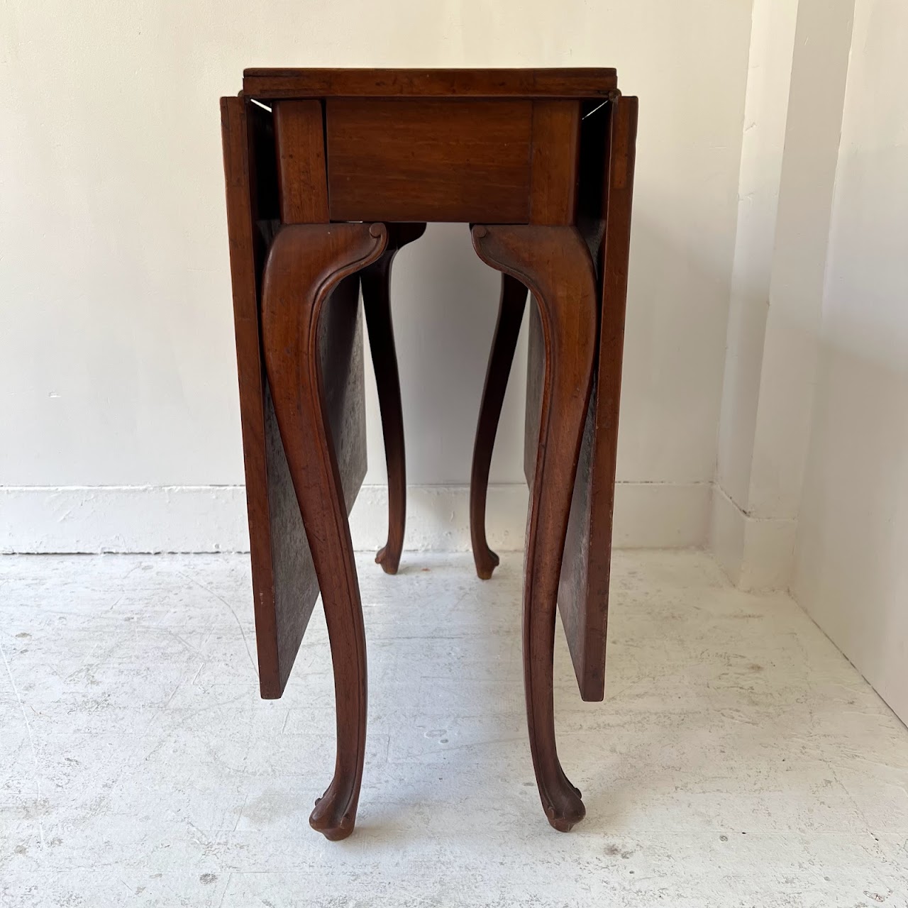 Italian Vintage Queen Anne Style Drop-Leaf Occasional Table