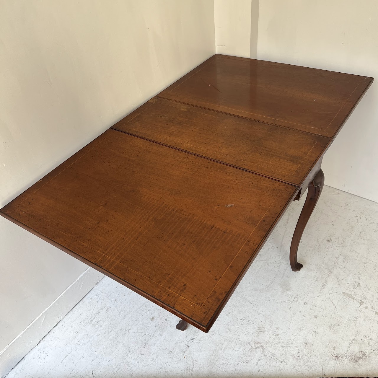 Italian Vintage Queen Anne Style Drop-Leaf Occasional Table