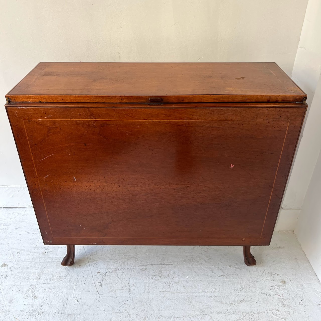 Italian Vintage Queen Anne Style Drop-Leaf Occasional Table