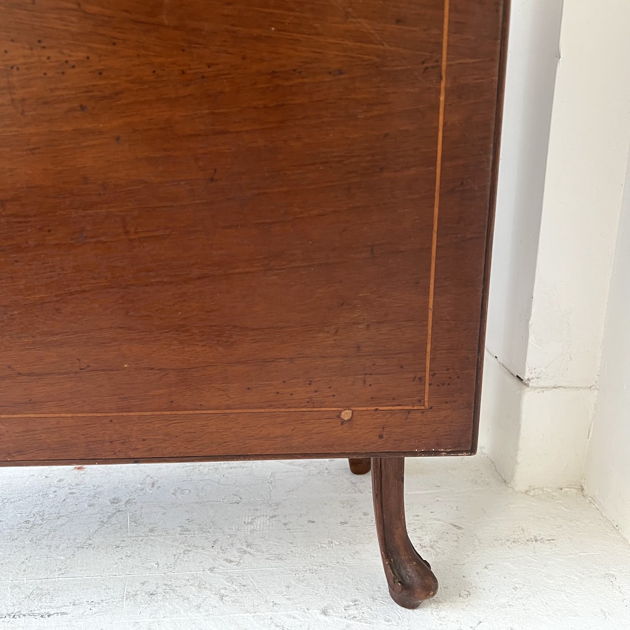 Italian Vintage Queen Anne Style Drop-Leaf Occasional Table