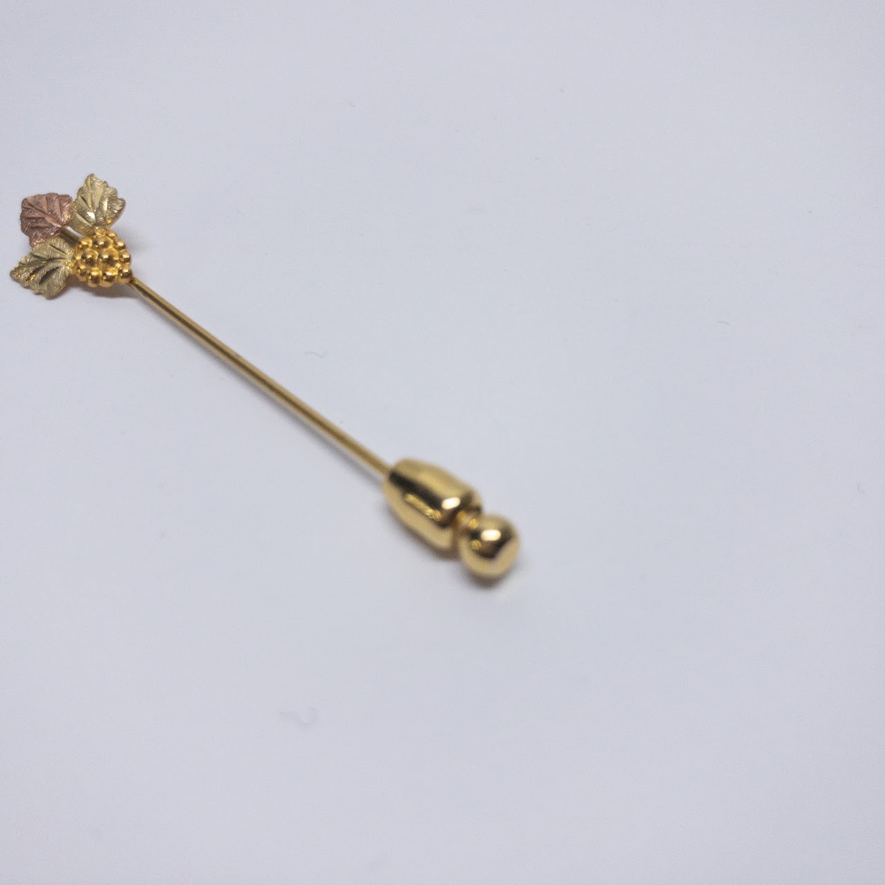 10K Tricolor Gold Grape Leaves Stick Pin