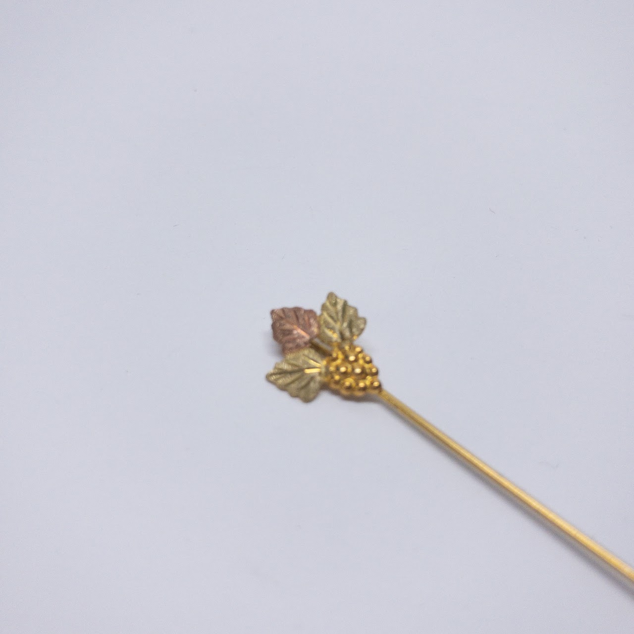 10K Tricolor Gold Grape Leaves Stick Pin