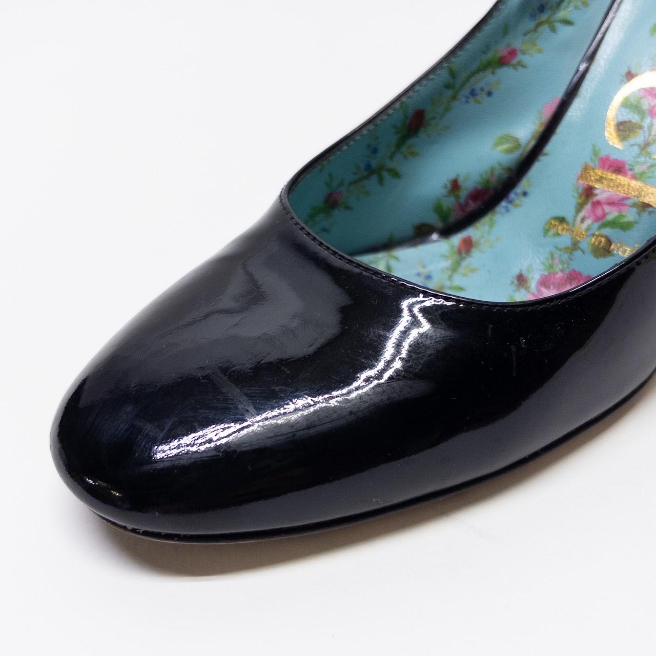 Gucci Patent Leather Bee Embellished Pumps