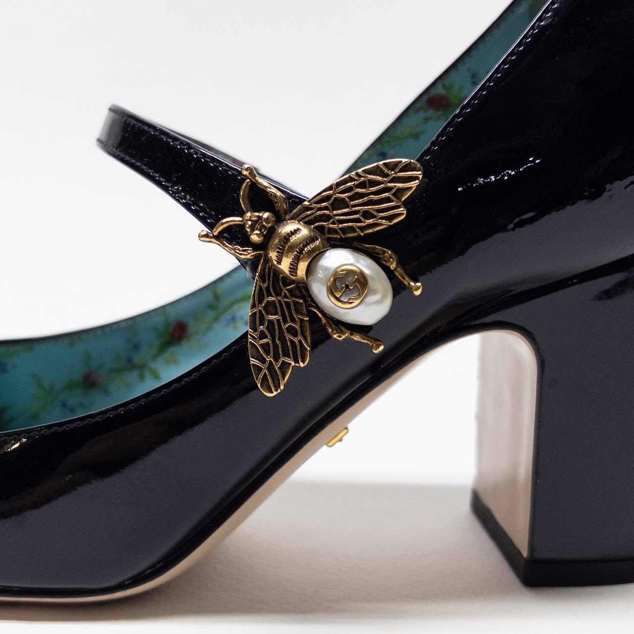 Gucci Patent Leather Bee Embellished Pumps