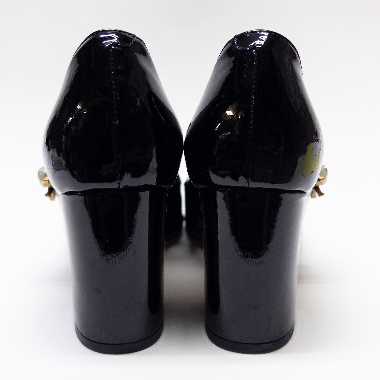 Gucci Patent Leather Bee Embellished Pumps