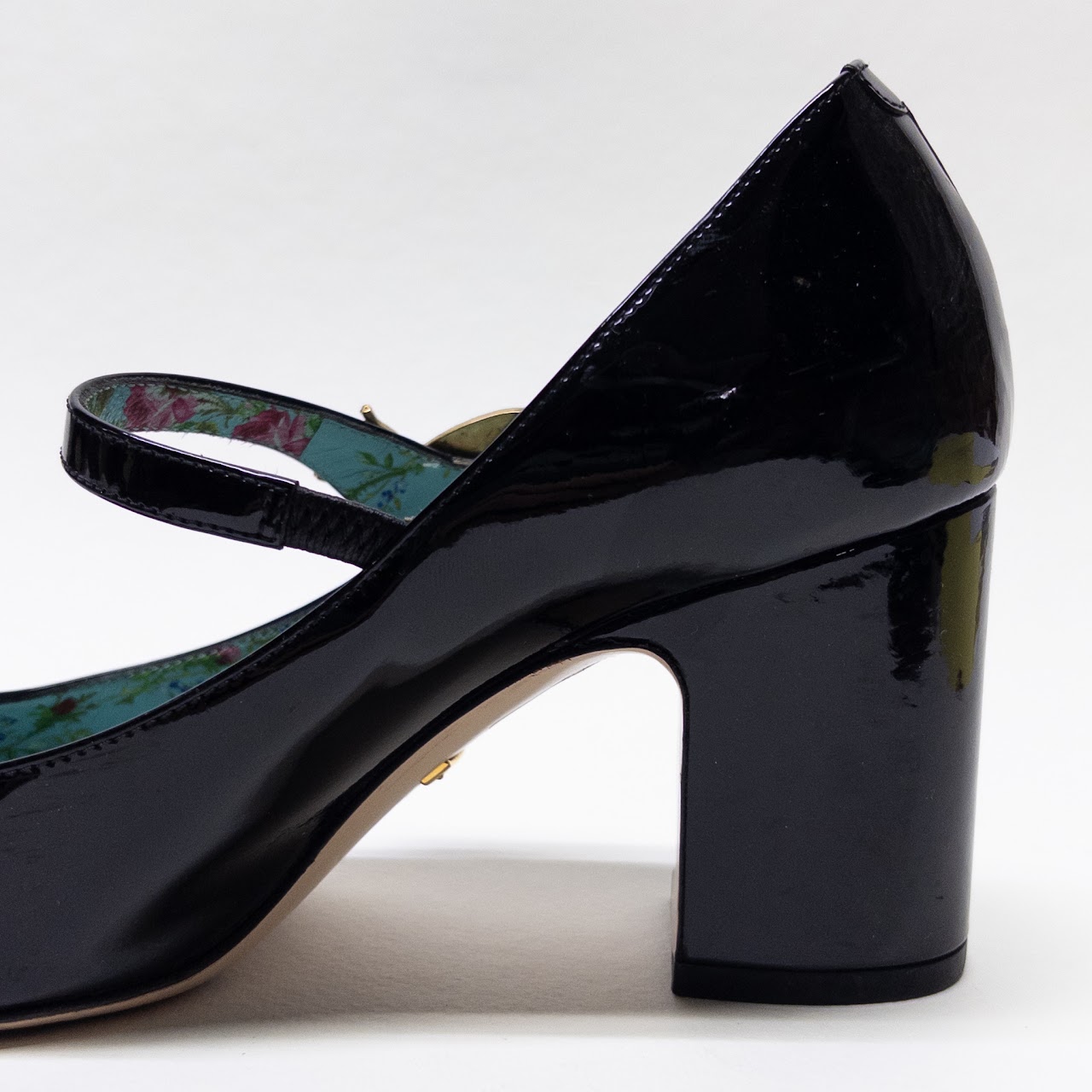 Gucci Patent Leather Bee Embellished Pumps