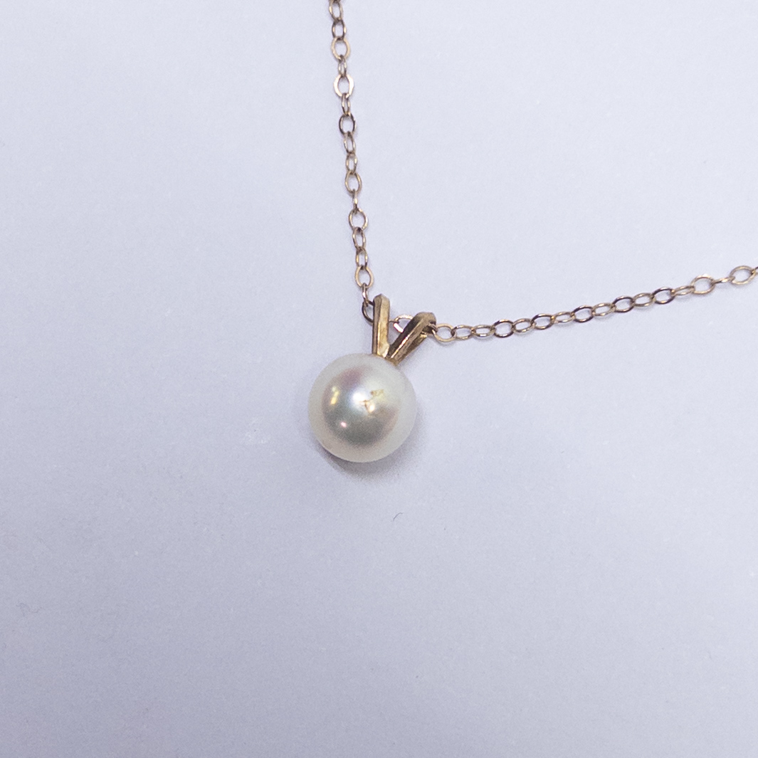 14K Gold and Pearl Solitaire Pendant Necklace