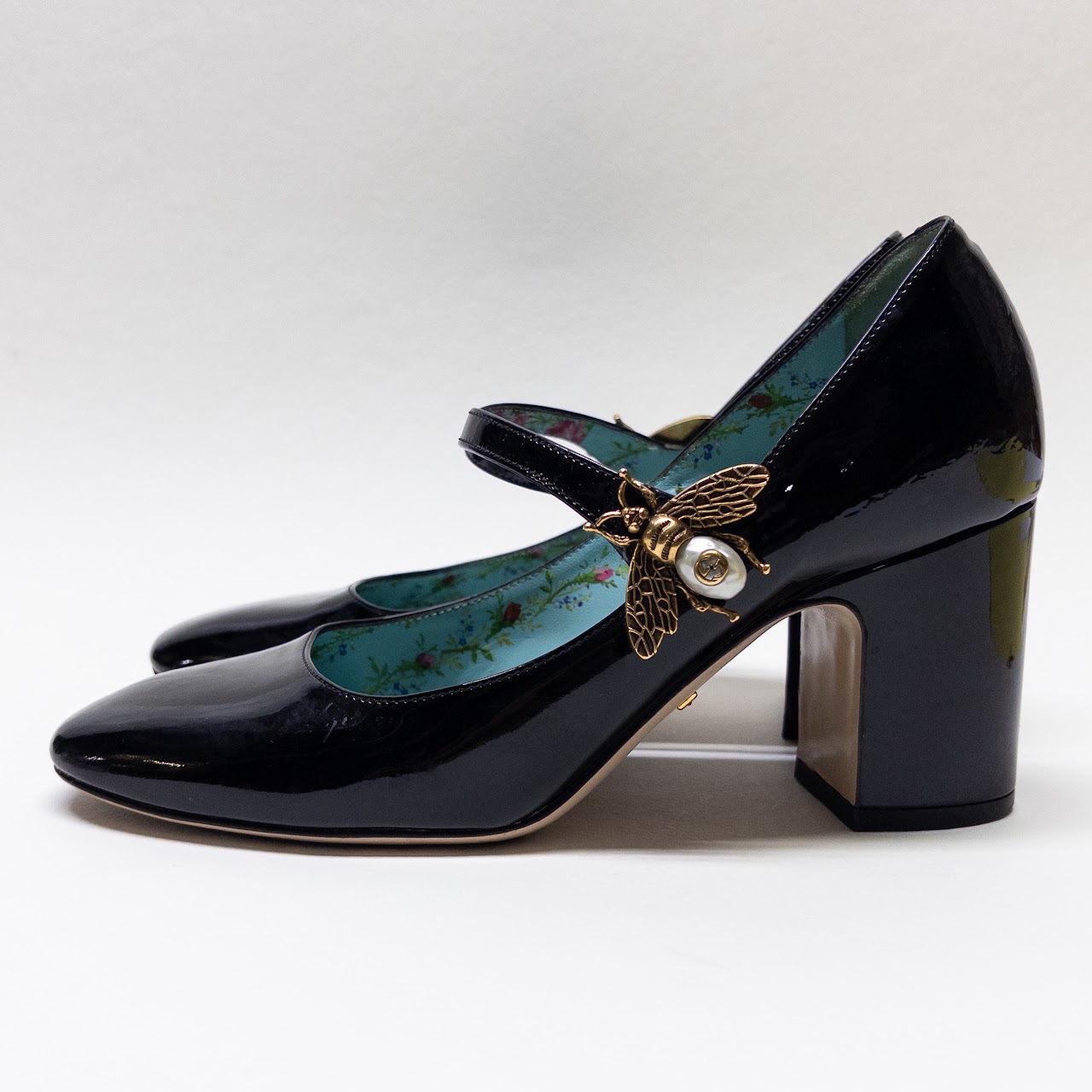 Gucci Patent Leather Bee Embellished Pumps