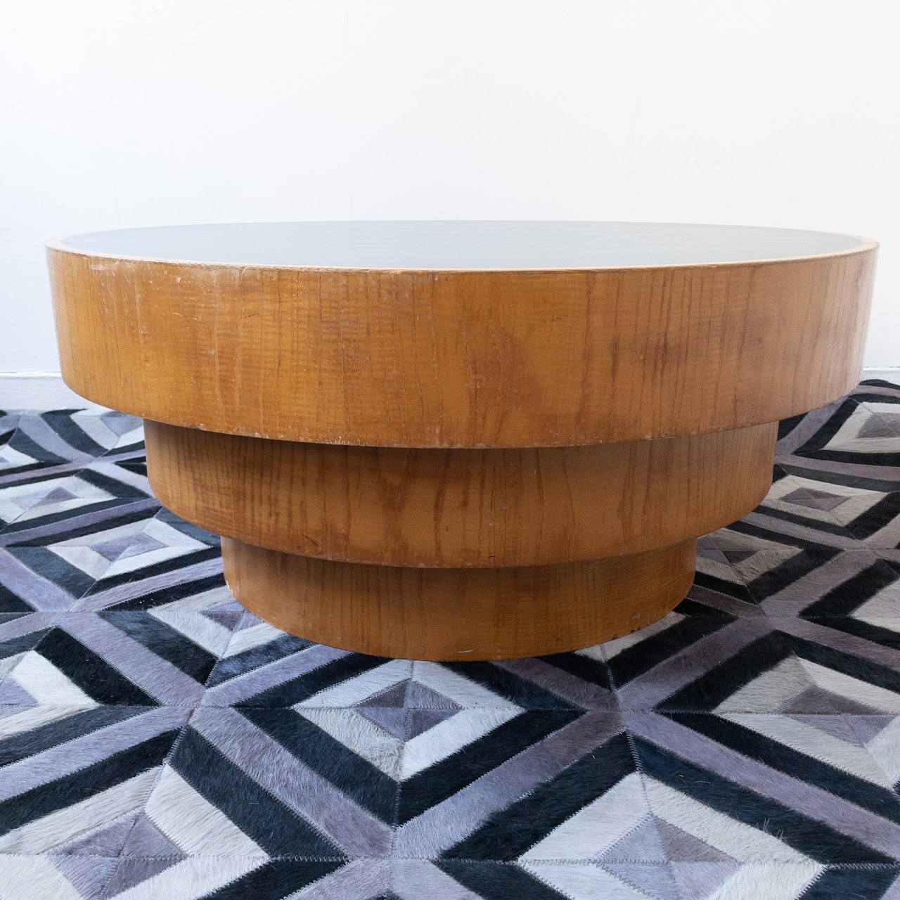 Modern Round Tiered Cocktail Table