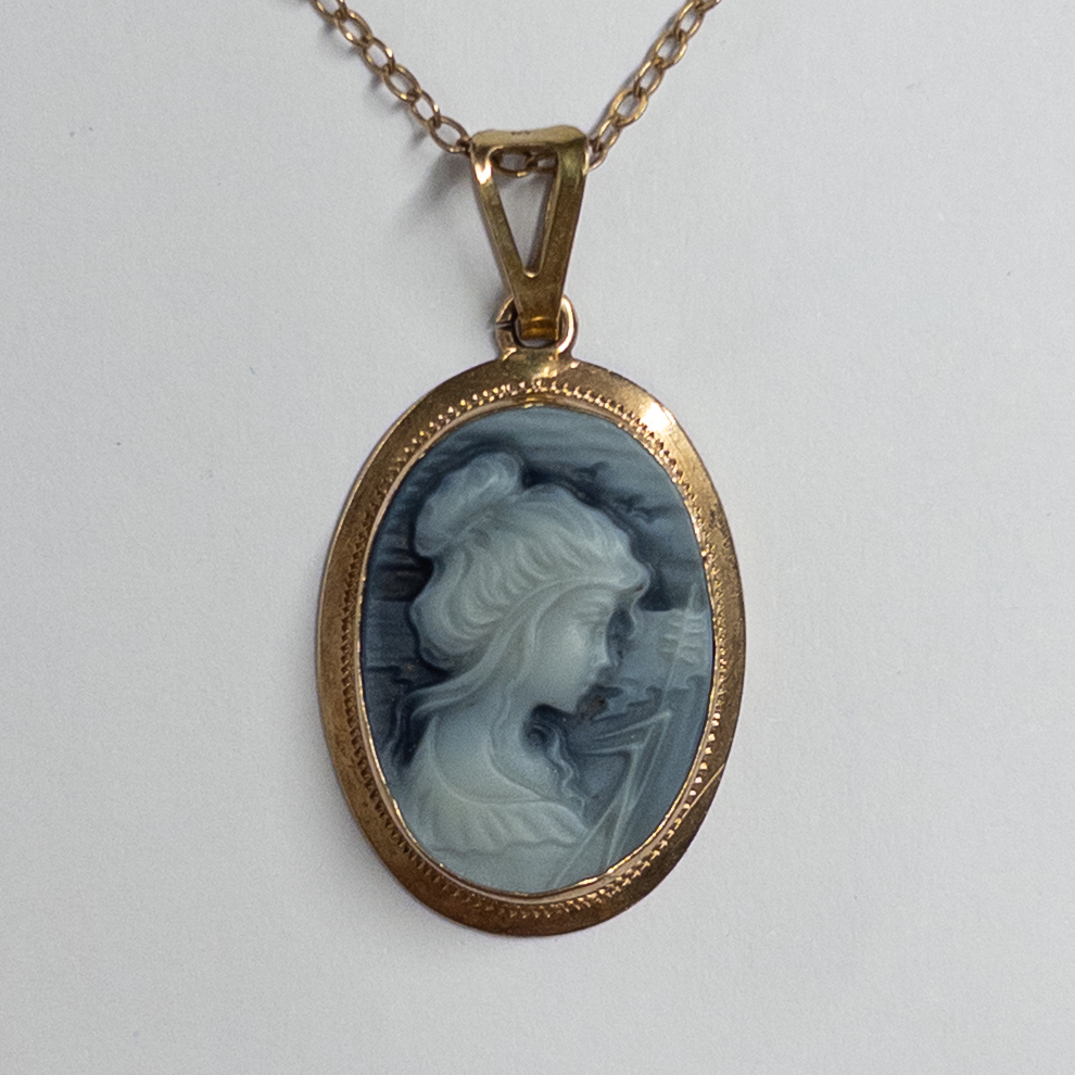 14K Gold Cameo Pendant and Necklace