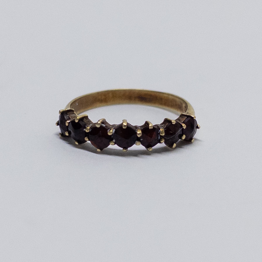 14K Gold and Garnet Vintage Ring