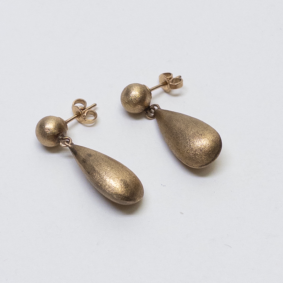 14K Gold Florentine Finish Teardrop Earrings