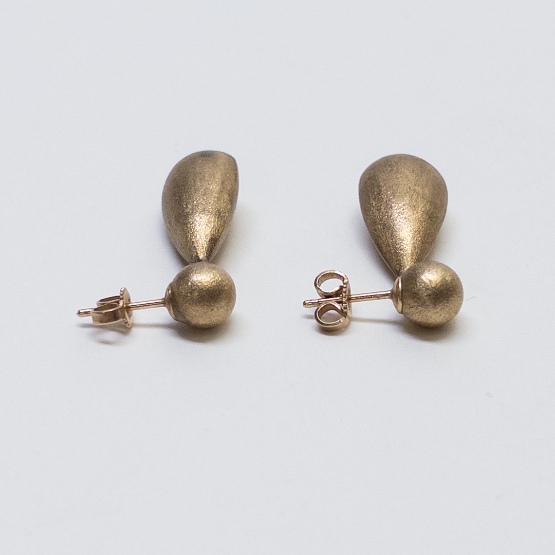 14K Gold Florentine Finish Teardrop Earrings