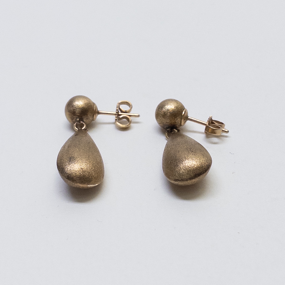 14K Gold Florentine Finish Teardrop Earrings